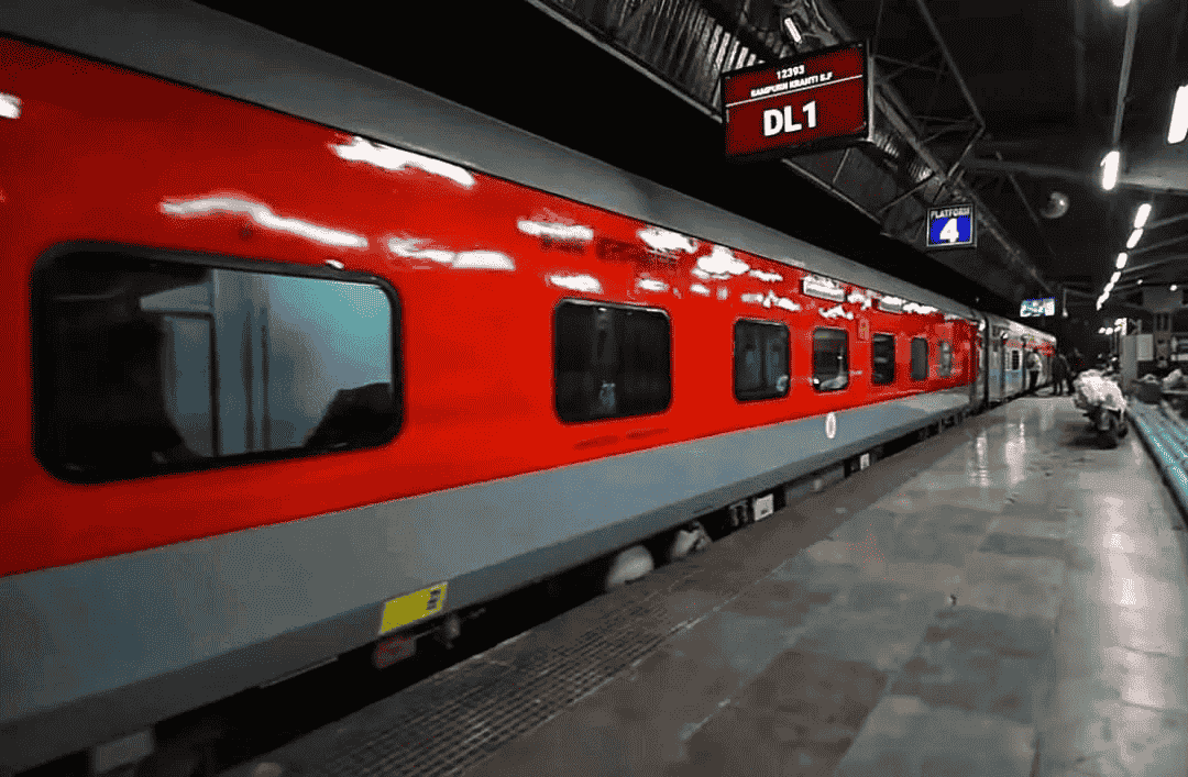 Everything You Must Know Before Booking a Train Ambulance in Delhi